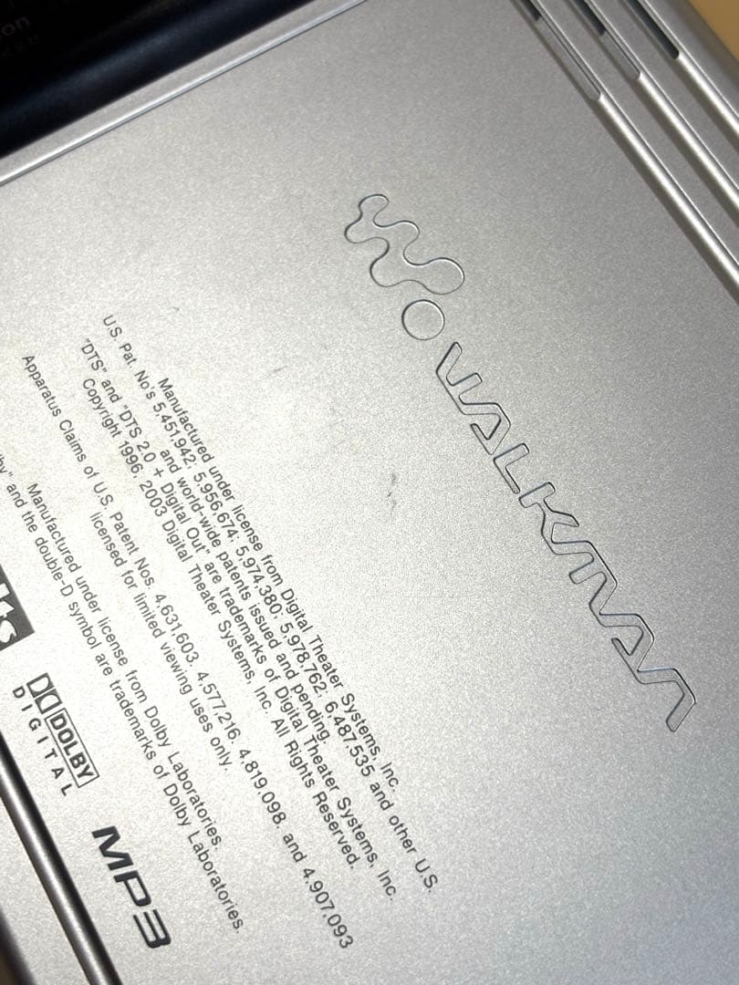 SONY ポータブルDVD/CDウォークマン WALKMAN D-VE7000S