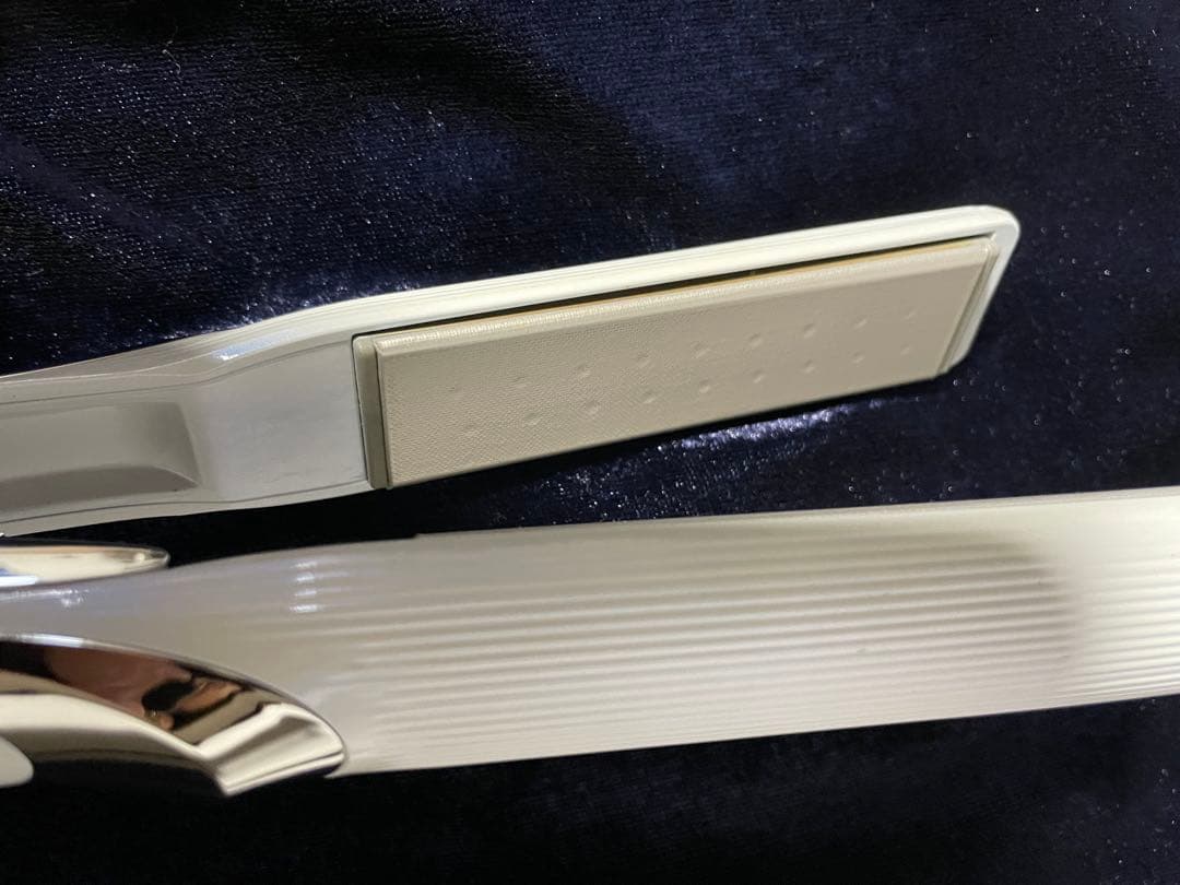 2025年10月新品購入 ストレートヘアアイロン 140-220℃