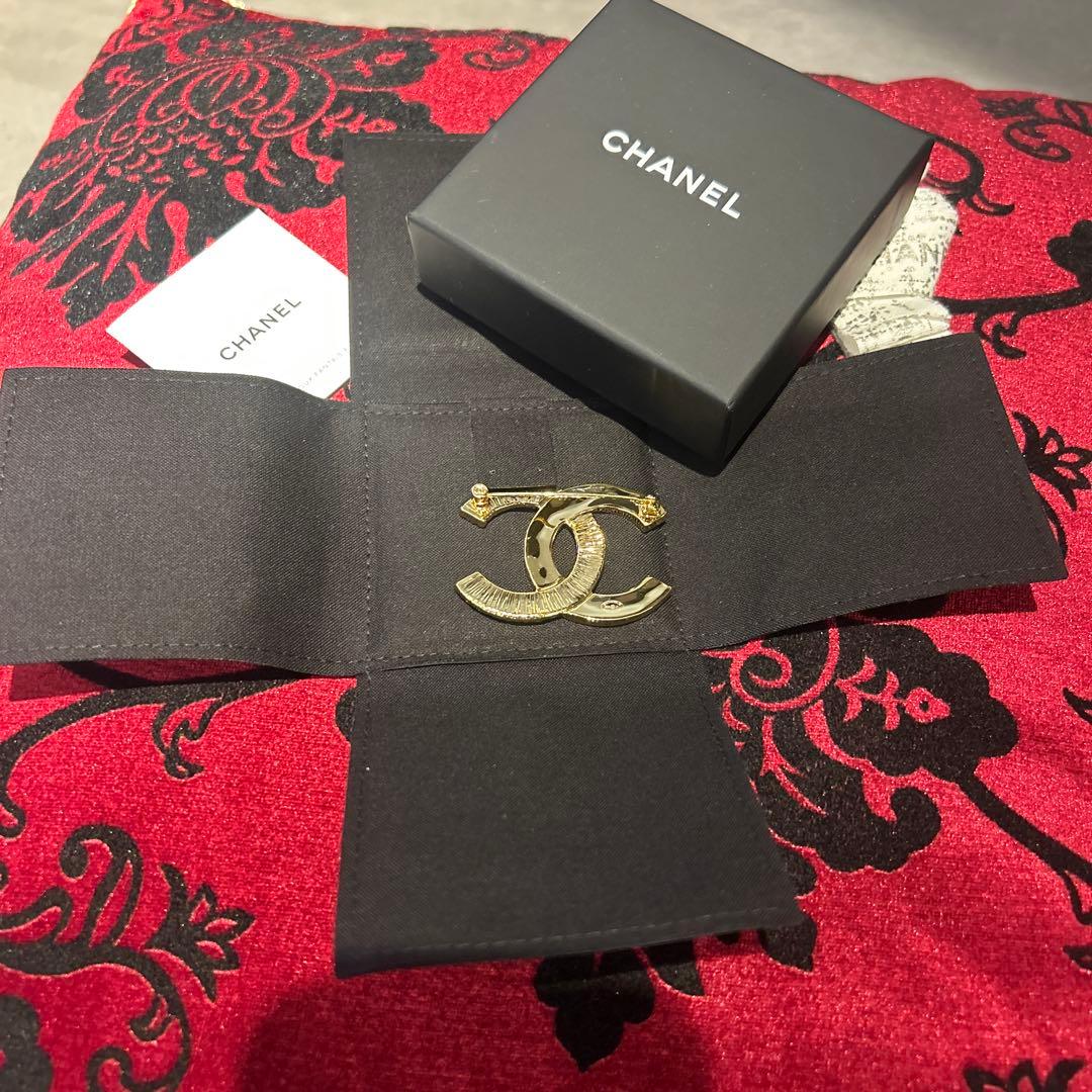 CHANEL ジェニーちゃんPV使用ブローチ