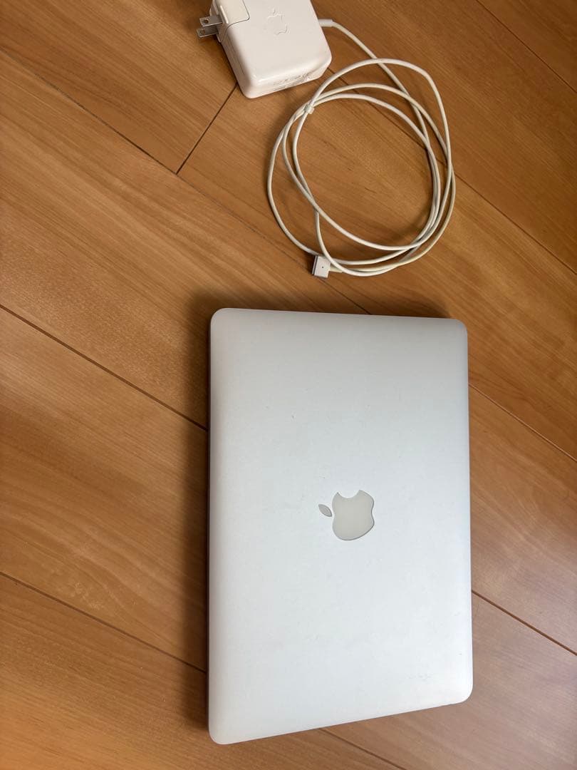 MacBook Pro 充電器付き 本体