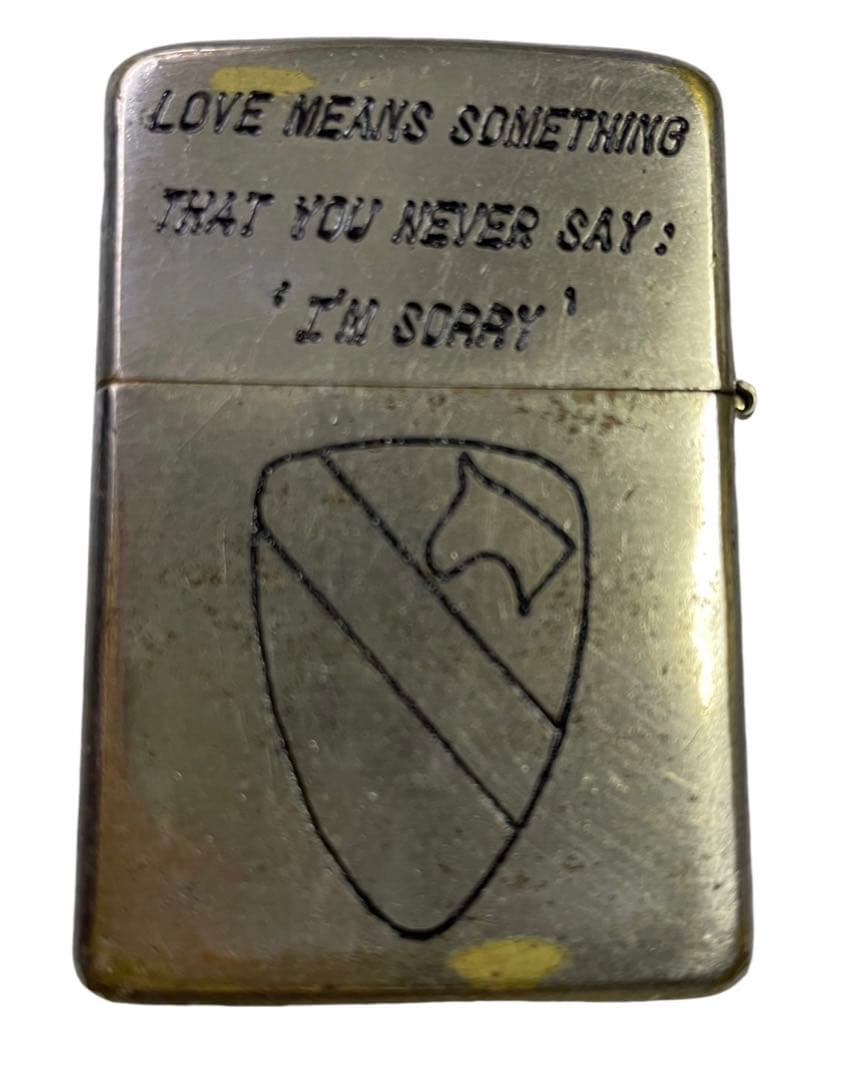 米陸軍ベトナム戦争本物ベトナムZippo1968 戦闘歩兵章・第一騎兵師団希少品