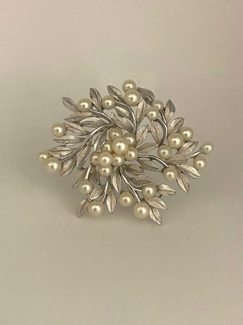 lotuscloud 2504⭐️TRIFARI トリファリ ヴィンテージブローチ