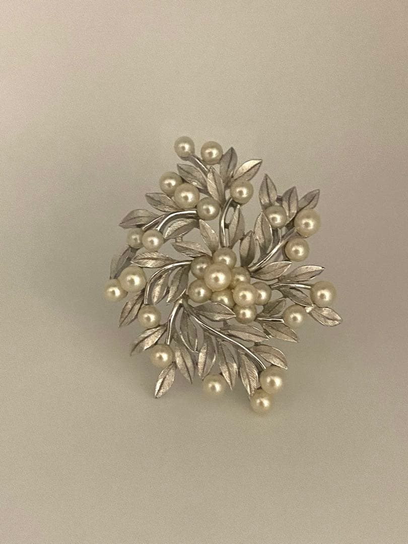 lotuscloud 2504⭐️TRIFARI トリファリ ヴィンテージブローチ