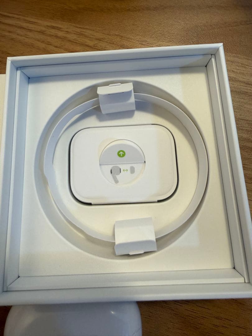 AirPods Pro 2 本体 正規品　箱付き(未使用イヤチップ付けます)