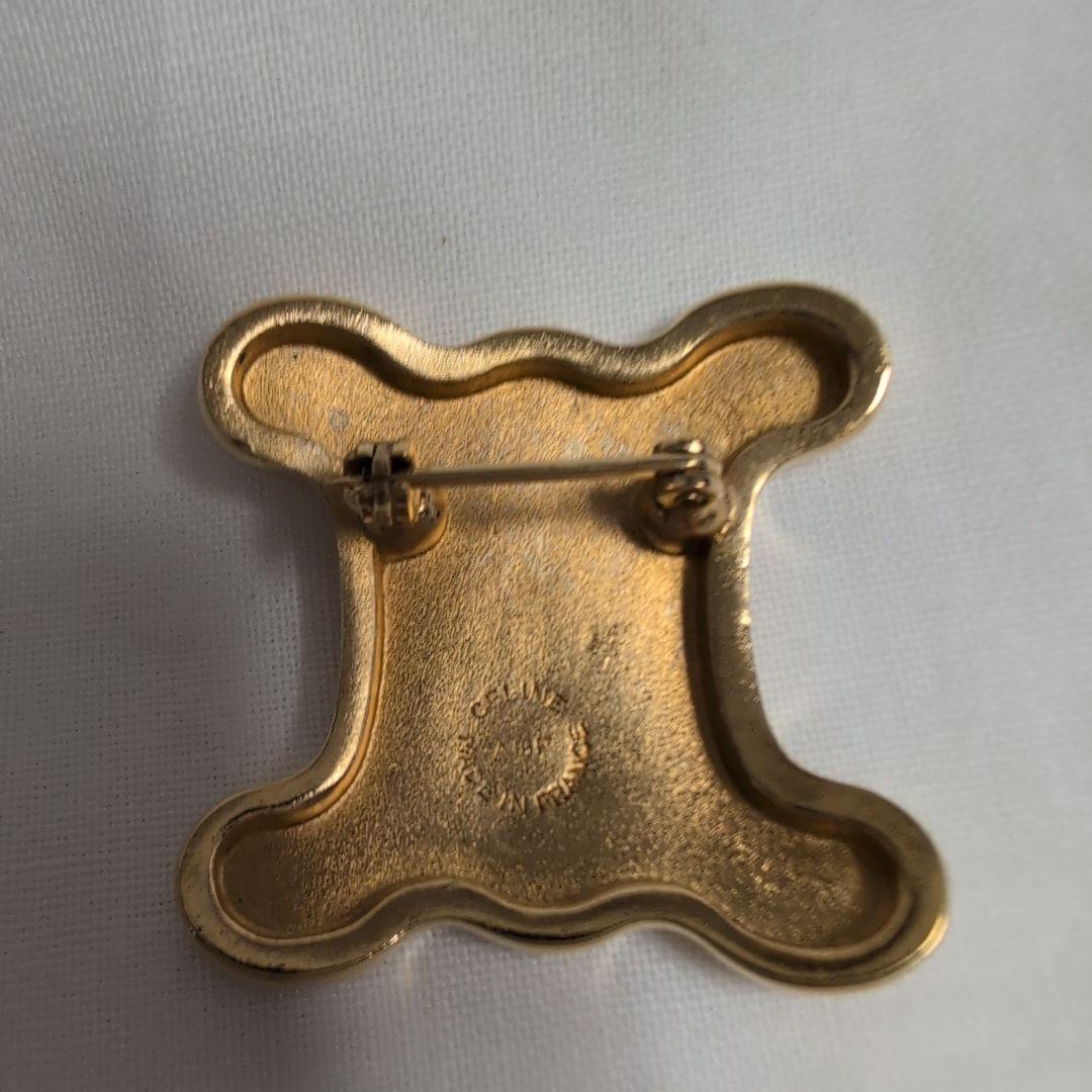 未使用　セリーヌ　トリオンフ　ロゴ　ブローチ　フランス製　ゴールド色