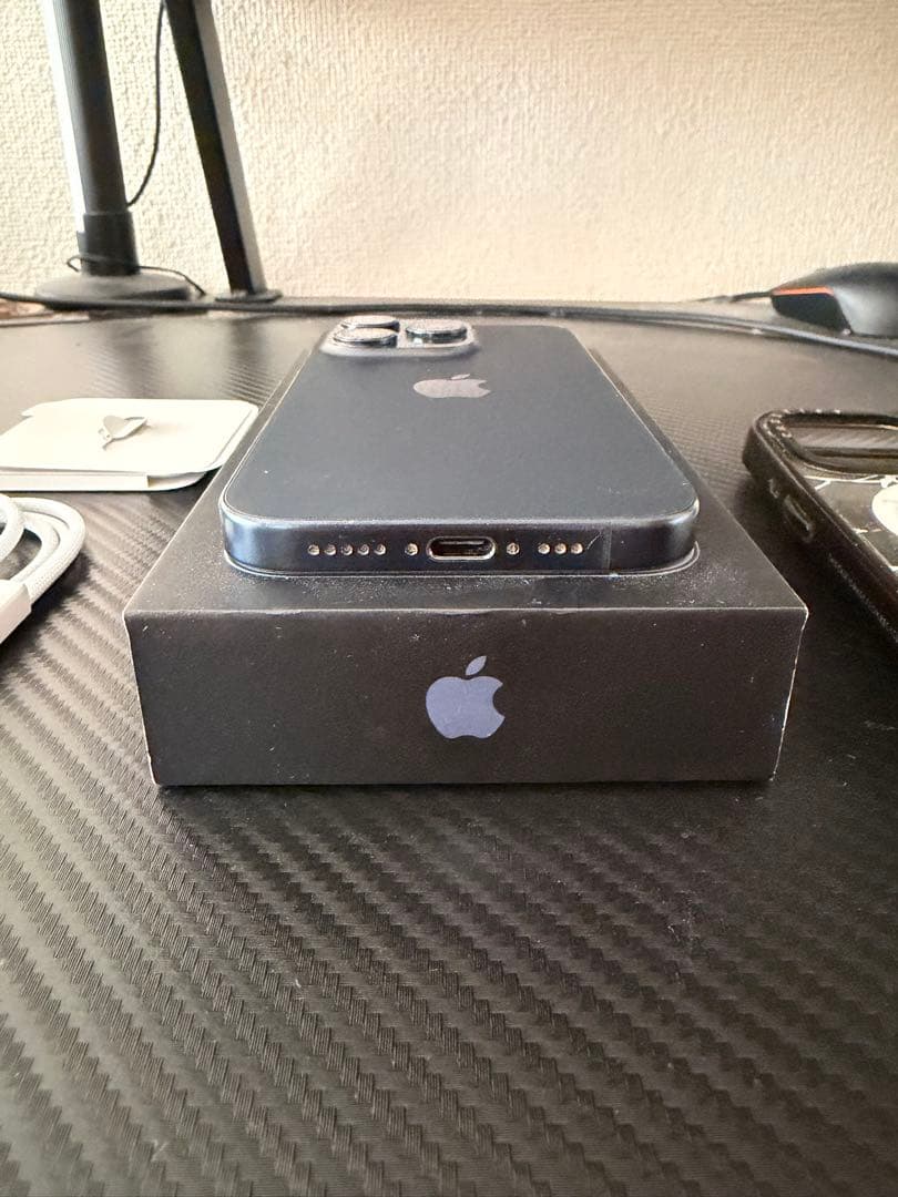 iPhone15 pro ブルーチタニウム　256GB