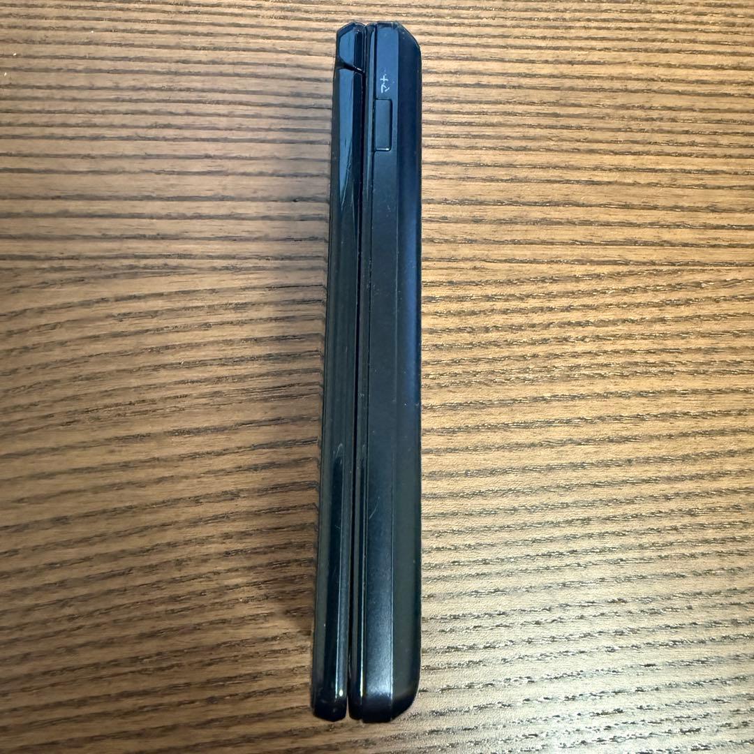 美品 docomo SH-02L 折り畳み式 ブラック 携帯電話 シャープ