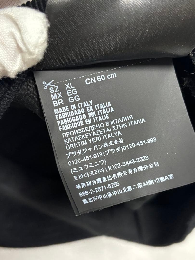 プラダ PRADA　トライアングル ロゴ プレート　コーデュロイ　キャップ