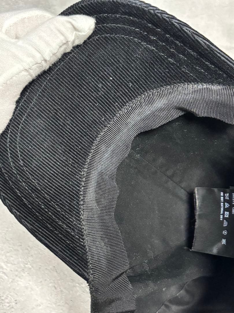 プラダ PRADA　トライアングル ロゴ プレート　コーデュロイ　キャップ