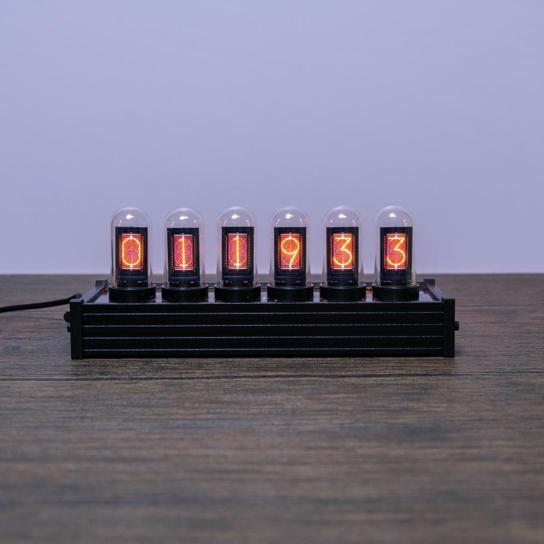 ニキシー菅時計のようなデザインのデジタル置き時計 ニキシー菅 デジタルクロック