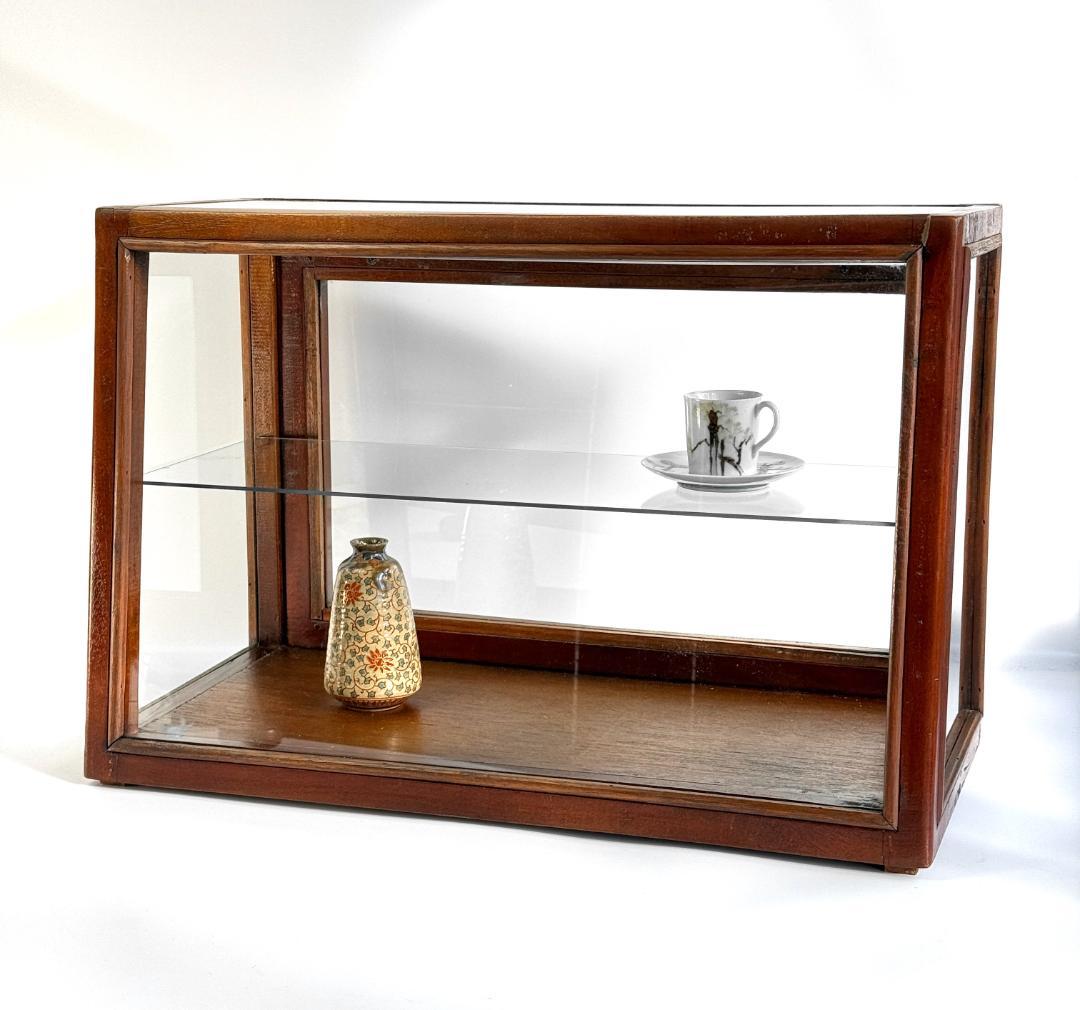 ビンテージ　昭和期の古いショーケース　ガラスケース　一点物　幅60cm