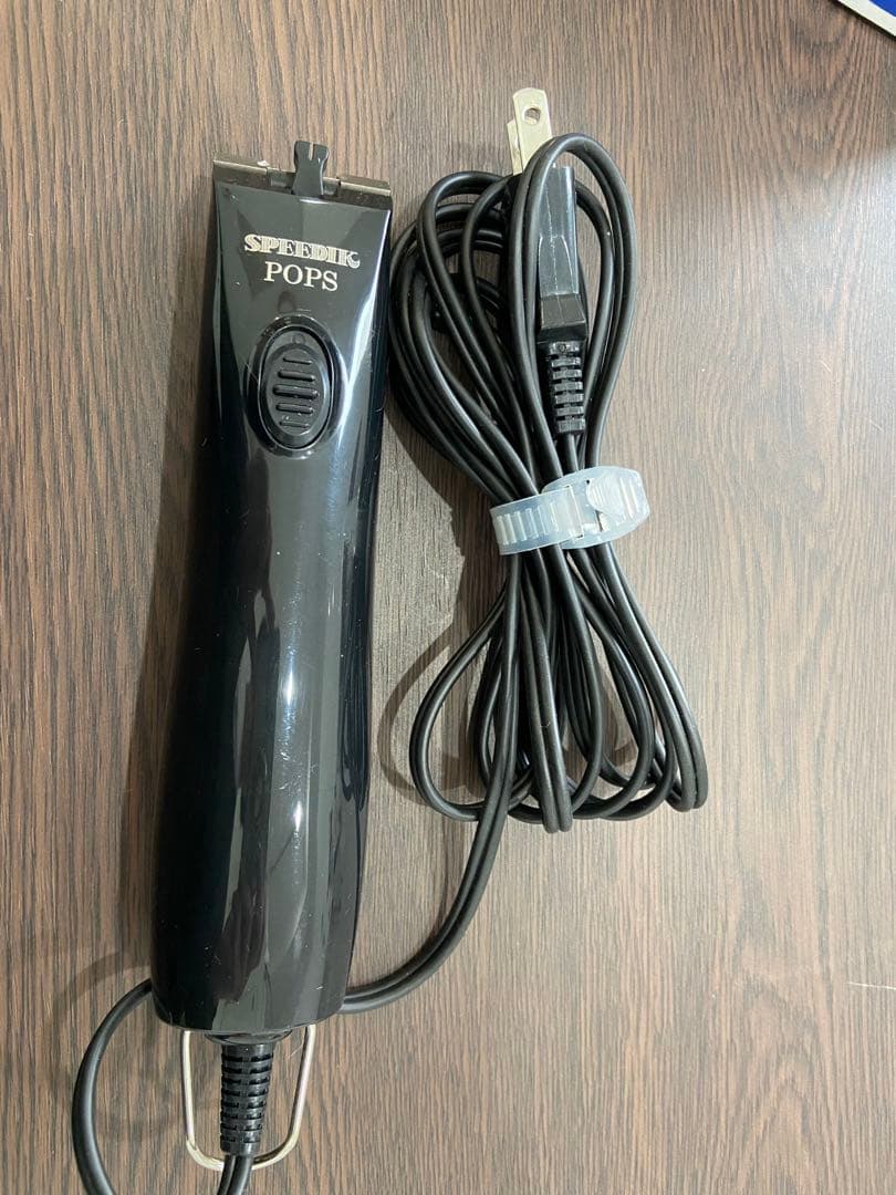 スピーディック、ポップス，バリカン，犬