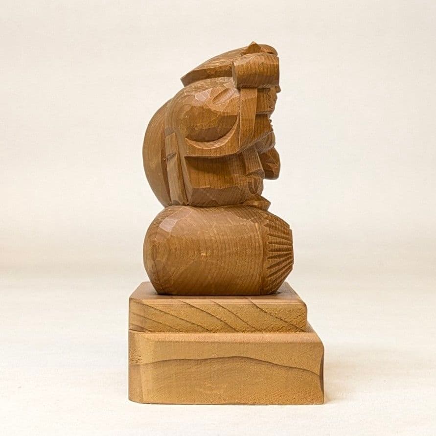 【セール・新品】大黒天　台付き　木地彫り　総高さ約11㎝　大黒様　大黒天