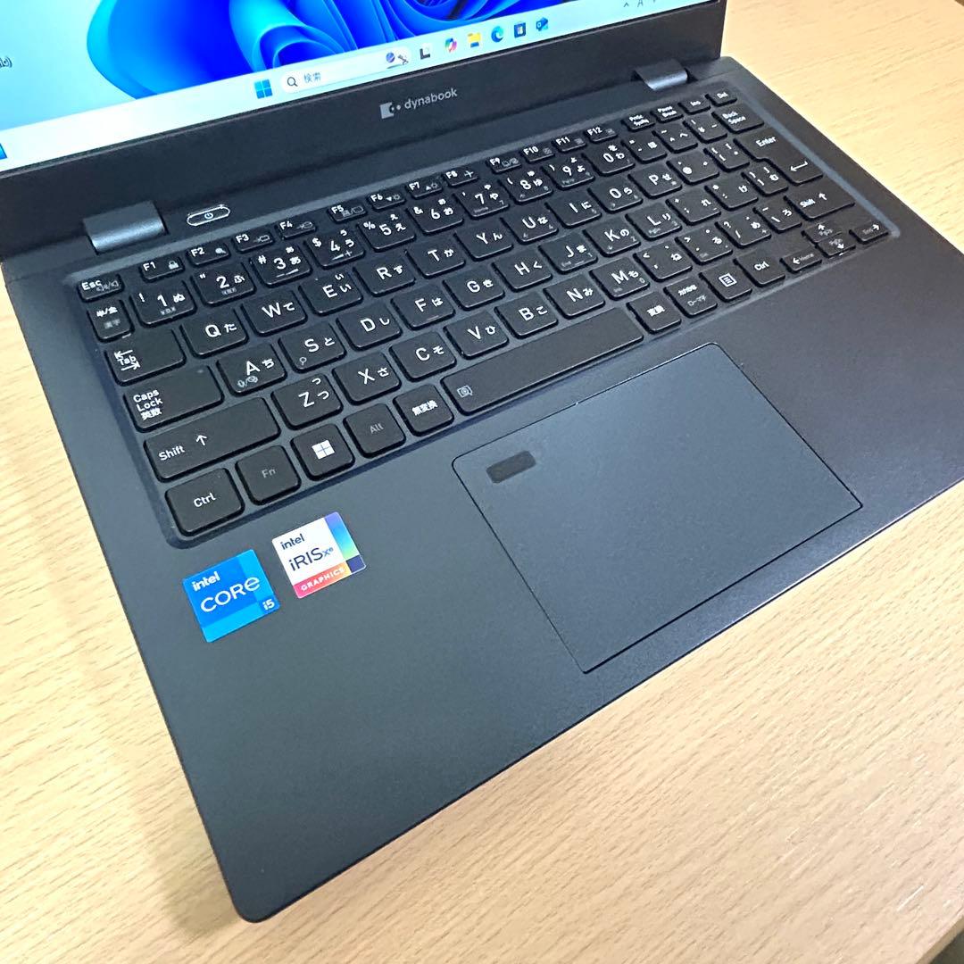 美品 東芝 dynabook G83/KW 512GB 16GB 第12世代