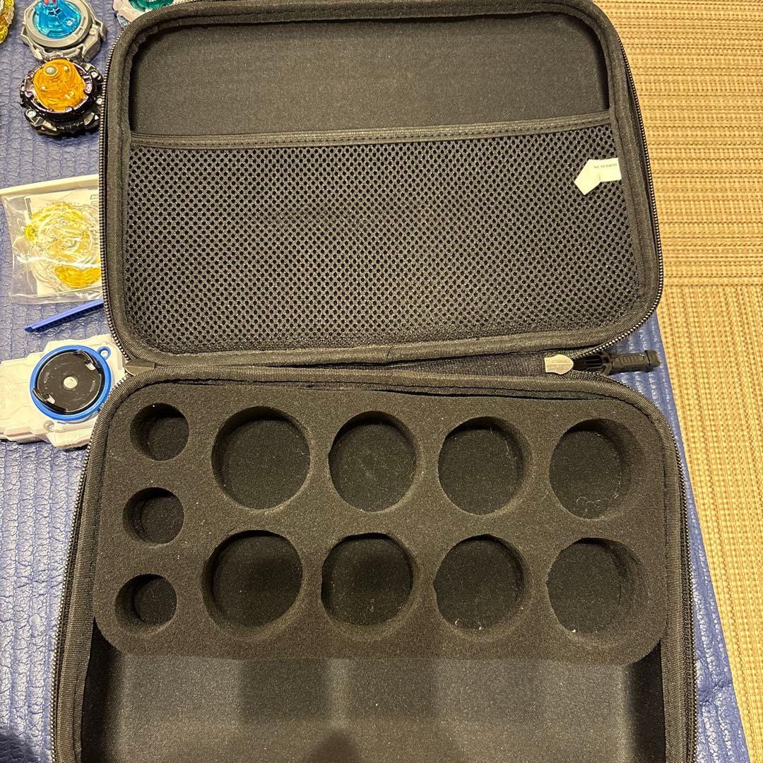 ベイブレードバースト　まとめ売り　本体35個 ケース付き