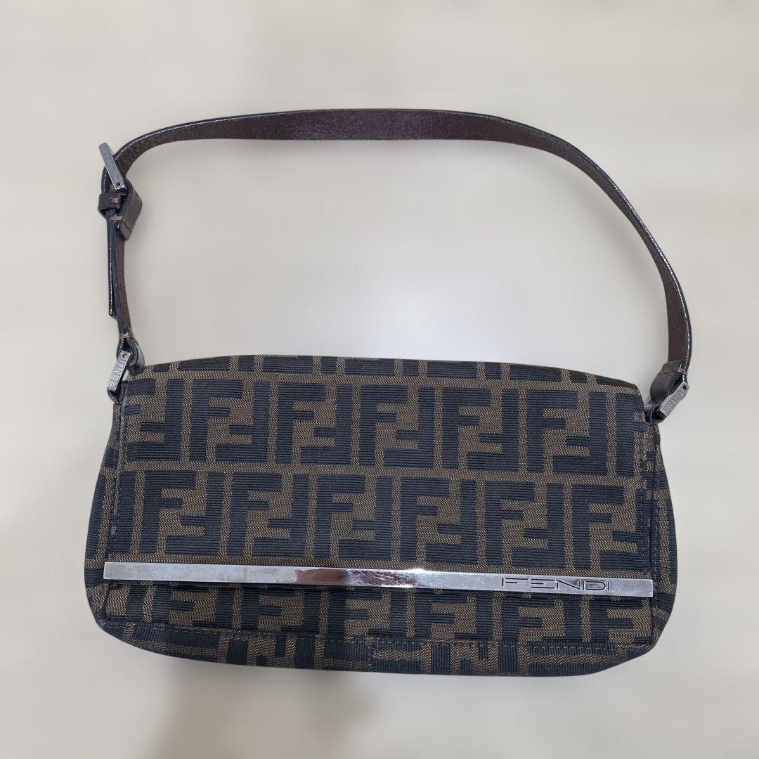 【超美品】FENDI FFロゴ ショルダーバッグ