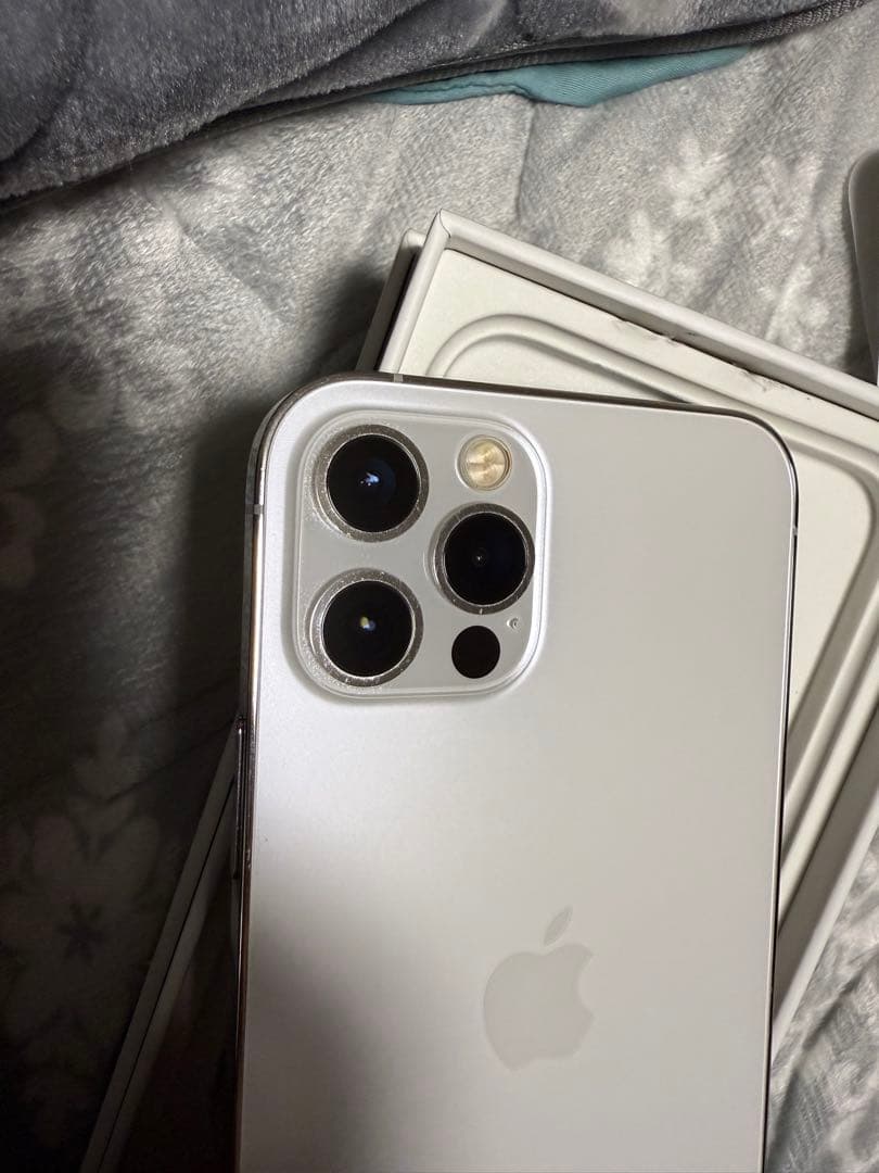 iPhone 12 Pro GOD LUMINA✴︎プロフィールページ