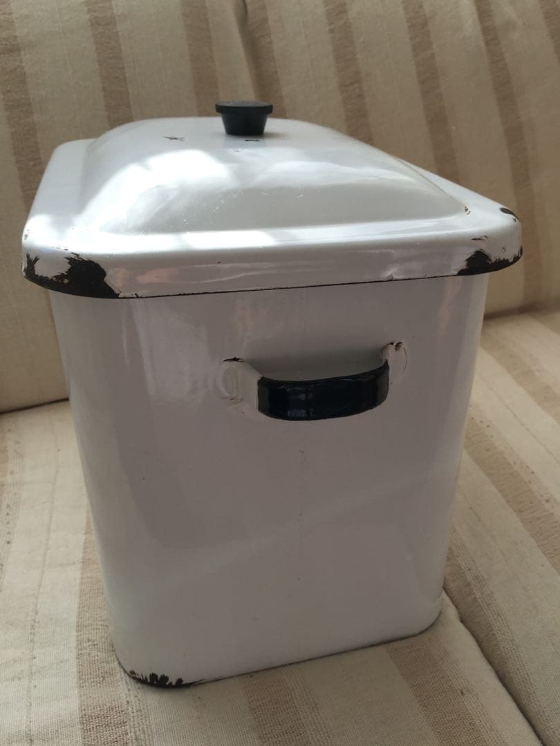 アンティークブレッド缶