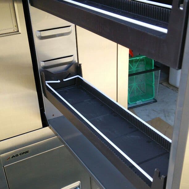 アズワン 薬品庫