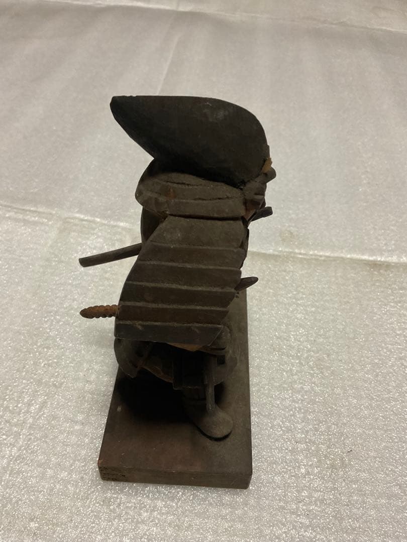 古武士の木彫り像【年代物アンティーク／岡山県加茂町にて仕入れ品】。