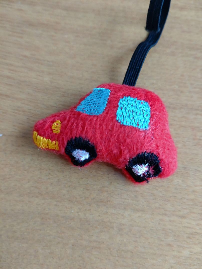 フモフモさん Mサイズ 赤い車つきポシェット