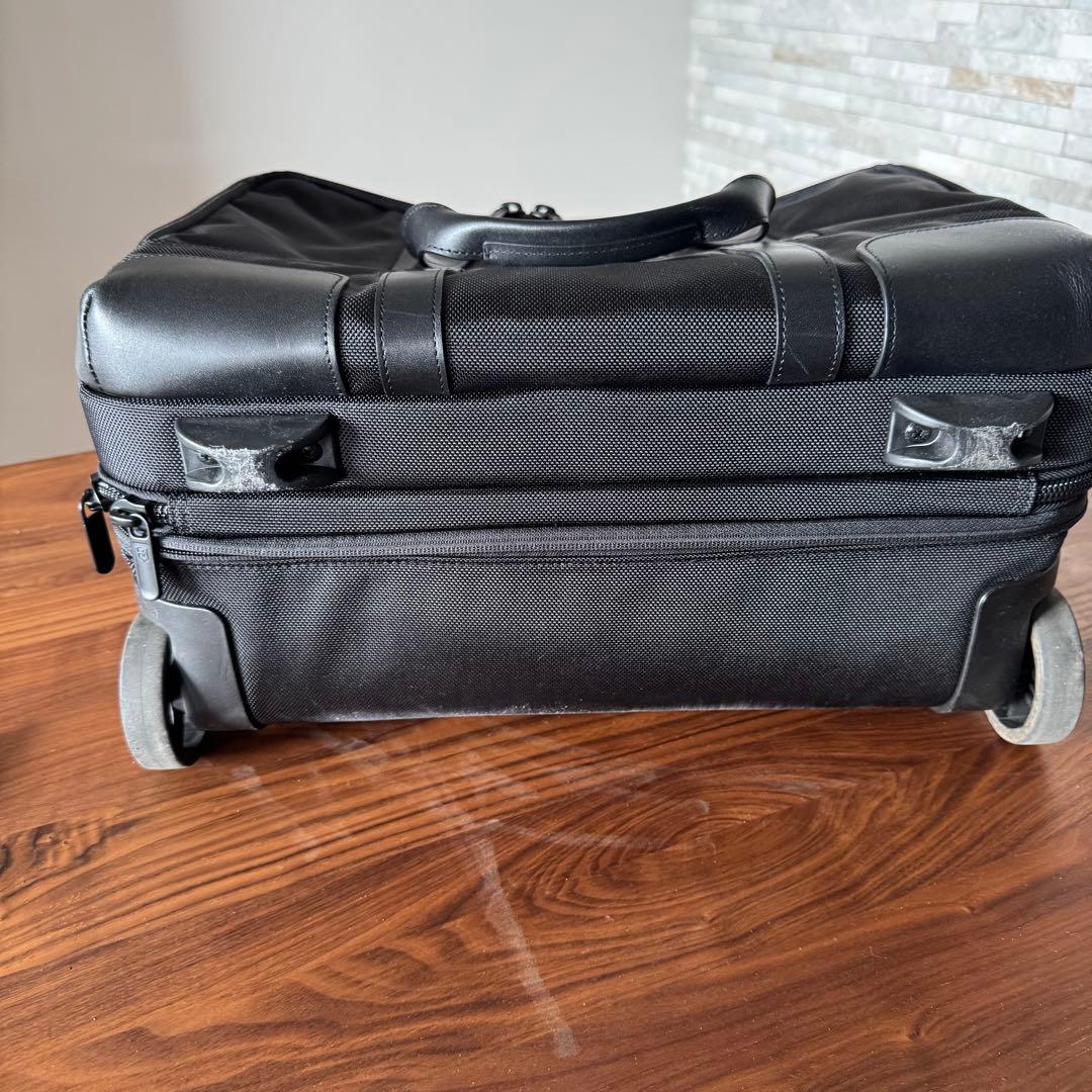 ヴィクトリノックス　ビジネスキャリーケース（２輪）