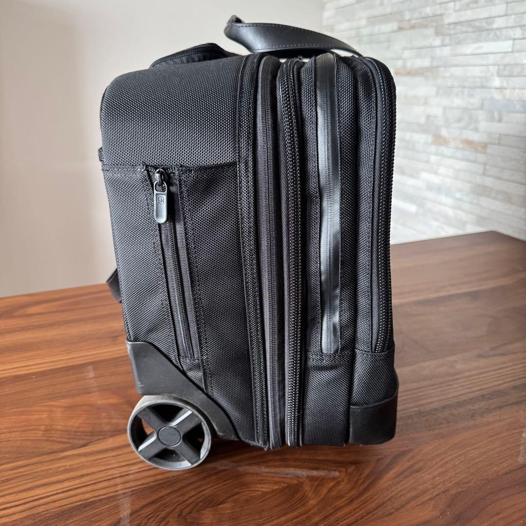 ヴィクトリノックス　ビジネスキャリーケース（２輪）