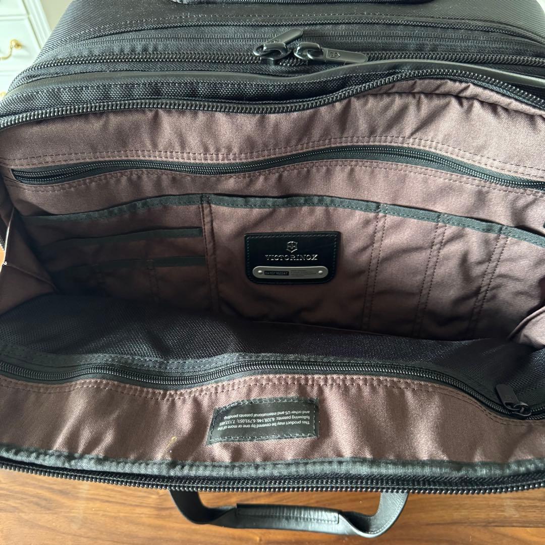 ヴィクトリノックス　ビジネスキャリーケース（２輪）