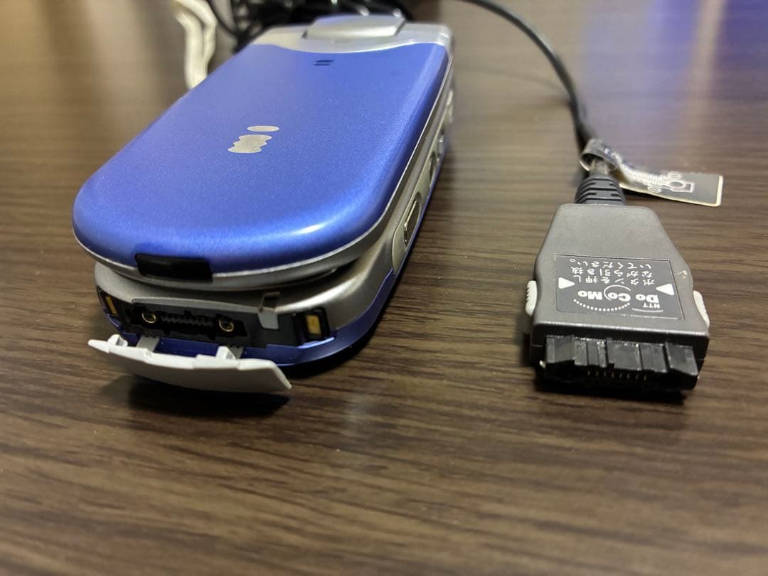 【美品・完動品】ドコモ ガラケー mova P506iC 充電ケーブル付き