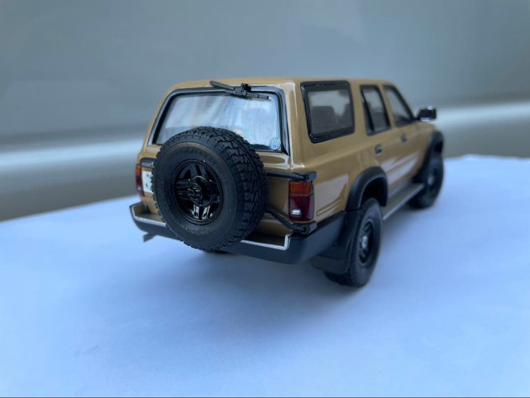 1/24 アオシマハイラックスサーフの完成品