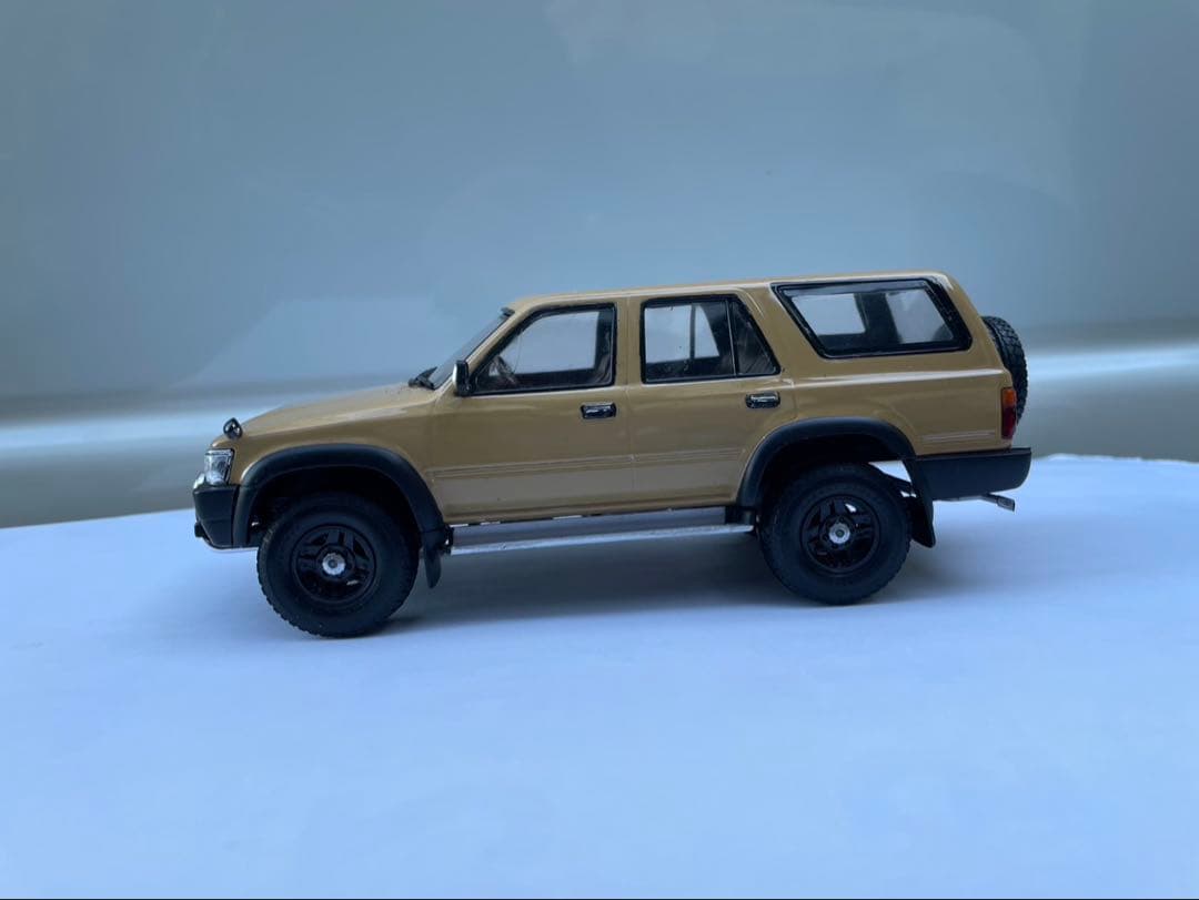 1/24 アオシマハイラックスサーフの完成品