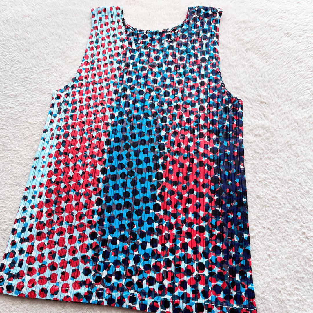 美品✨プリーツプリーズ イッセイミヤケ タンクトップ 花柄 ドット 水玉 総柄