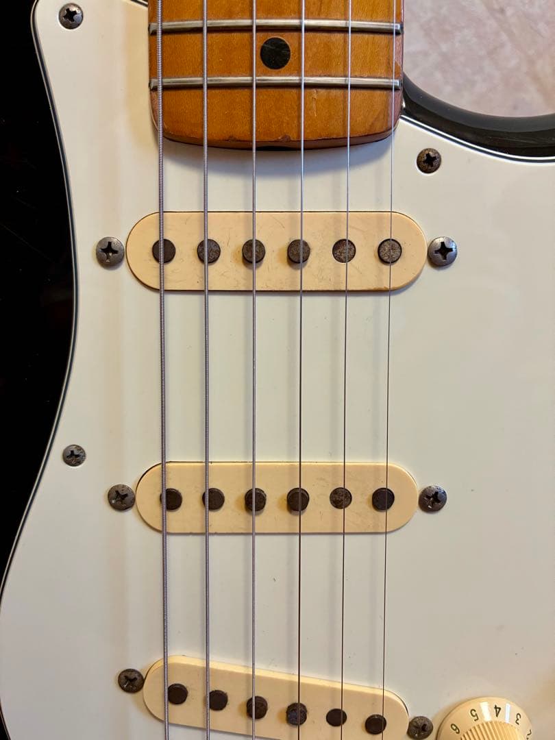 r*e様 '84〜'87製 Eシリアル FenderJapan ストラトキャスタ