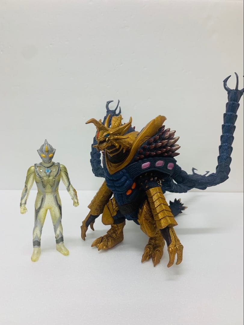 ウルトラマンメビウス&Uキラーザウルスセットスペシャルカラーバージョン