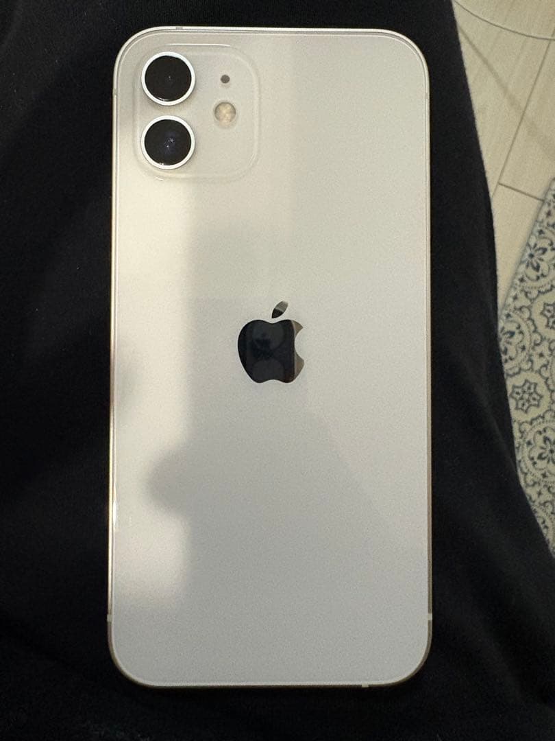 超美品 バッテリー100% Apple iPhone 12 ホワイト 本体