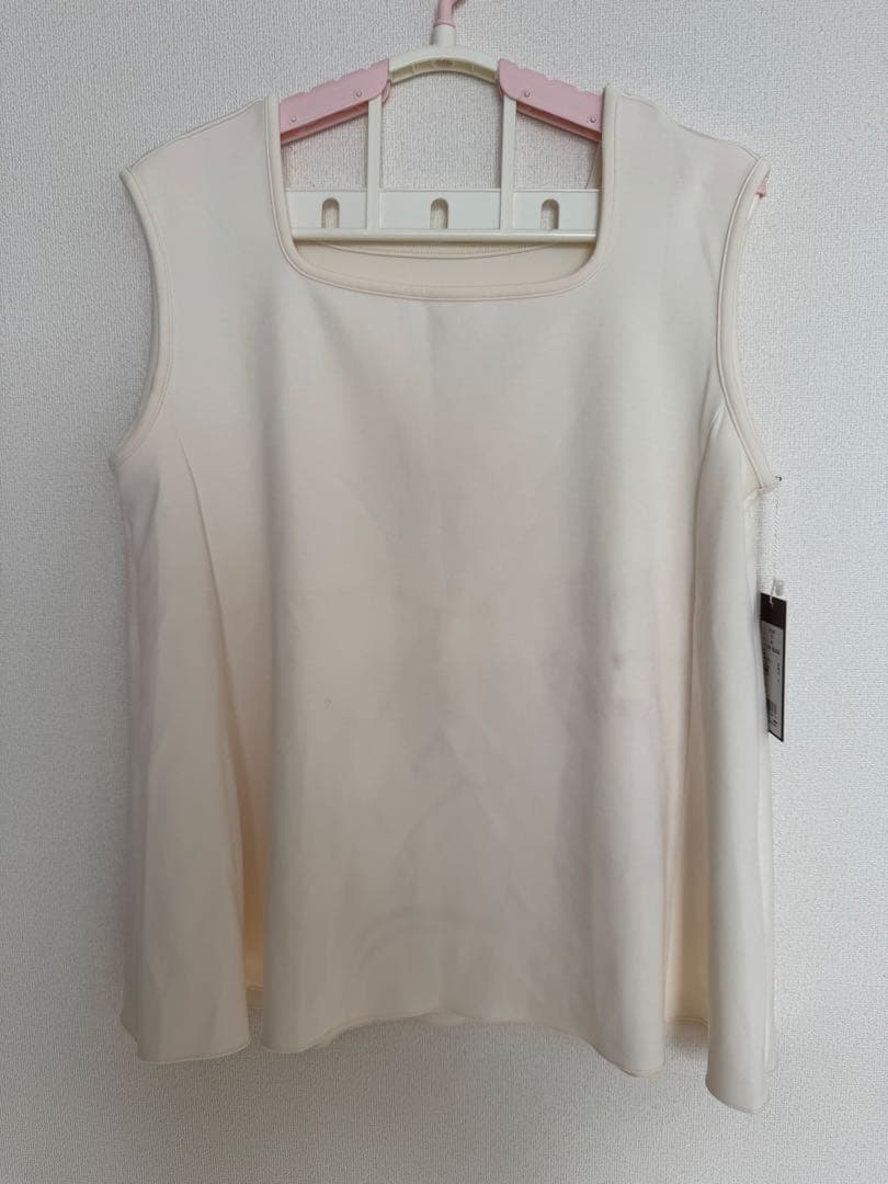 ayane フレアタンクトップ　 ブラック40とホワイト40 (2枚です)