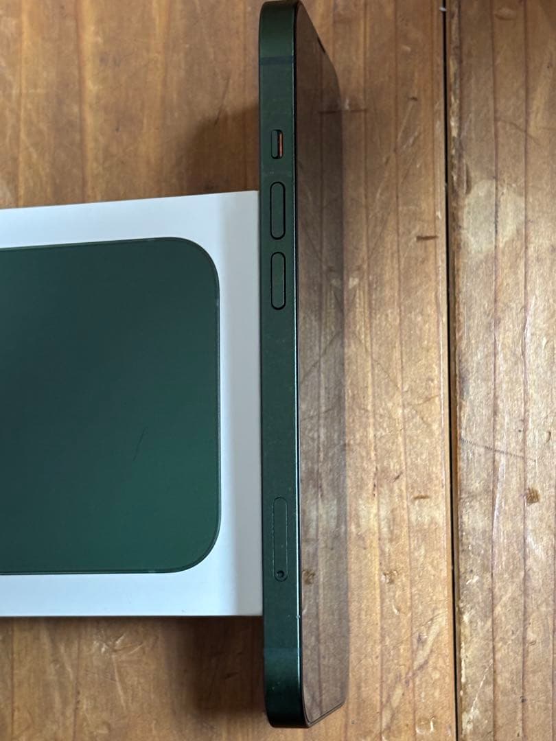 Apple iPhone 13 グリーン