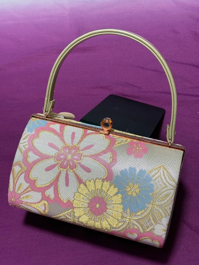 新品未使用品　Freek　和装草履＆バッグ　ゴールド系　花柄　フリーサイズ