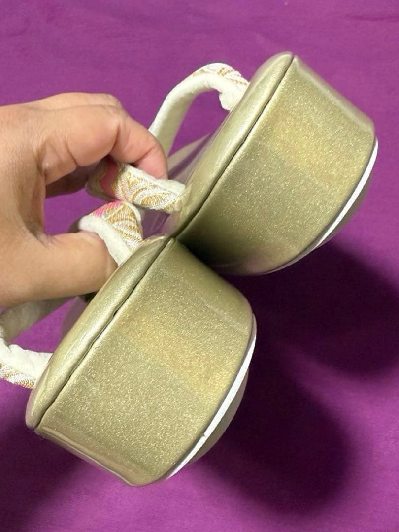 新品未使用品　Freek　和装草履＆バッグ　ゴールド系　花柄　フリーサイズ