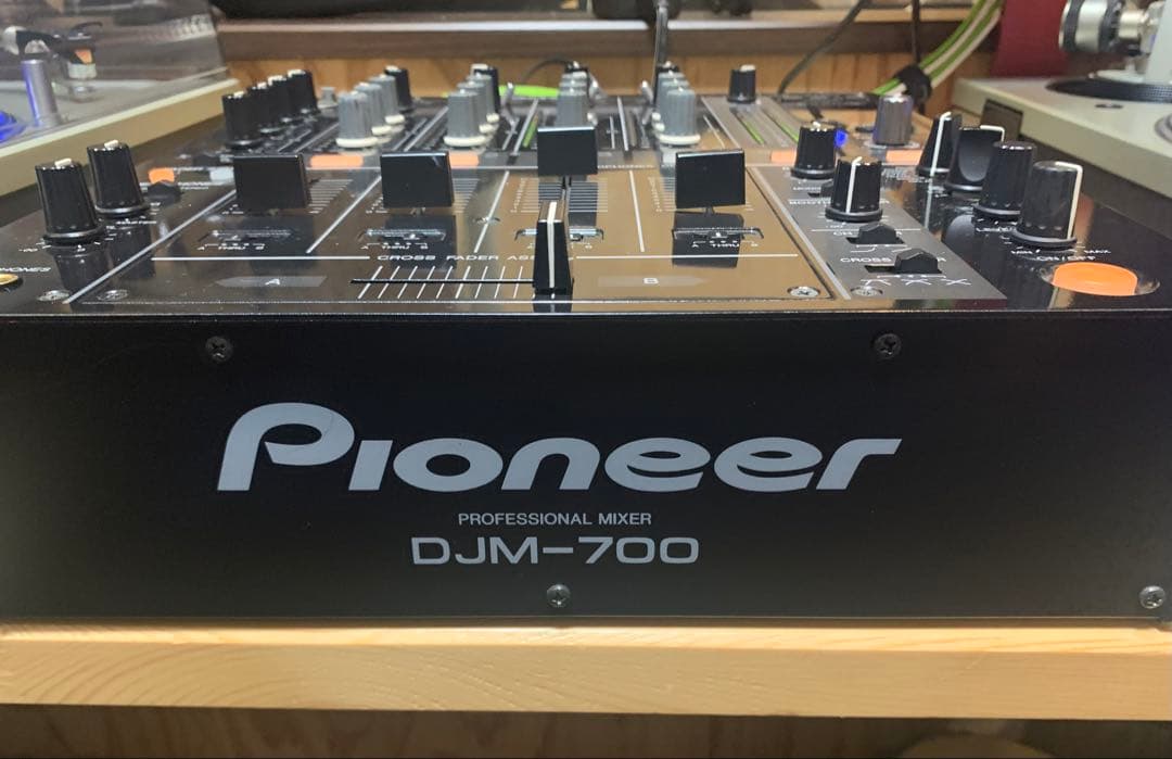 Pioneer DJM-700 DJミキサー