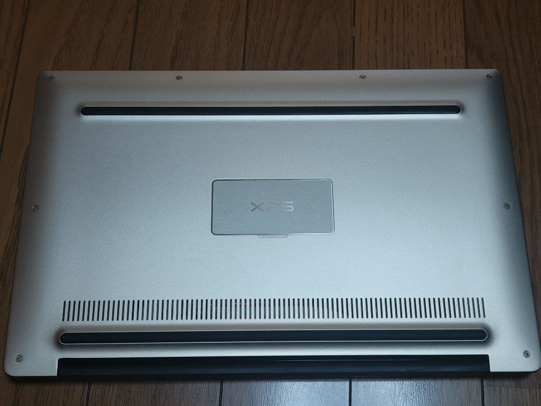 DELL XPS 9350 i7-6560U 8GB 4Kタッチパネル