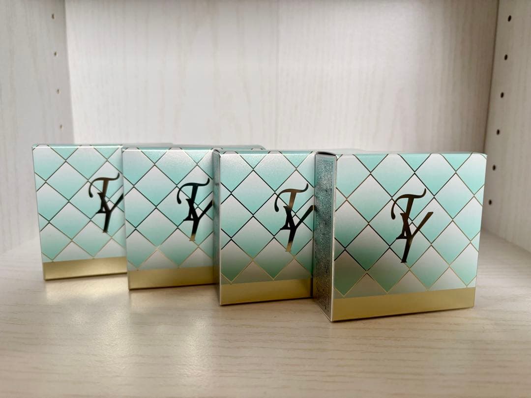 たかの友梨　ジュウリーパクトVCレフィル4個セット