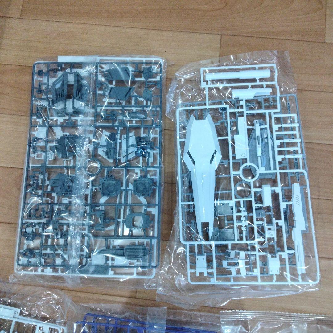 11-31 MG Hi-νガンダム Ver.Ka