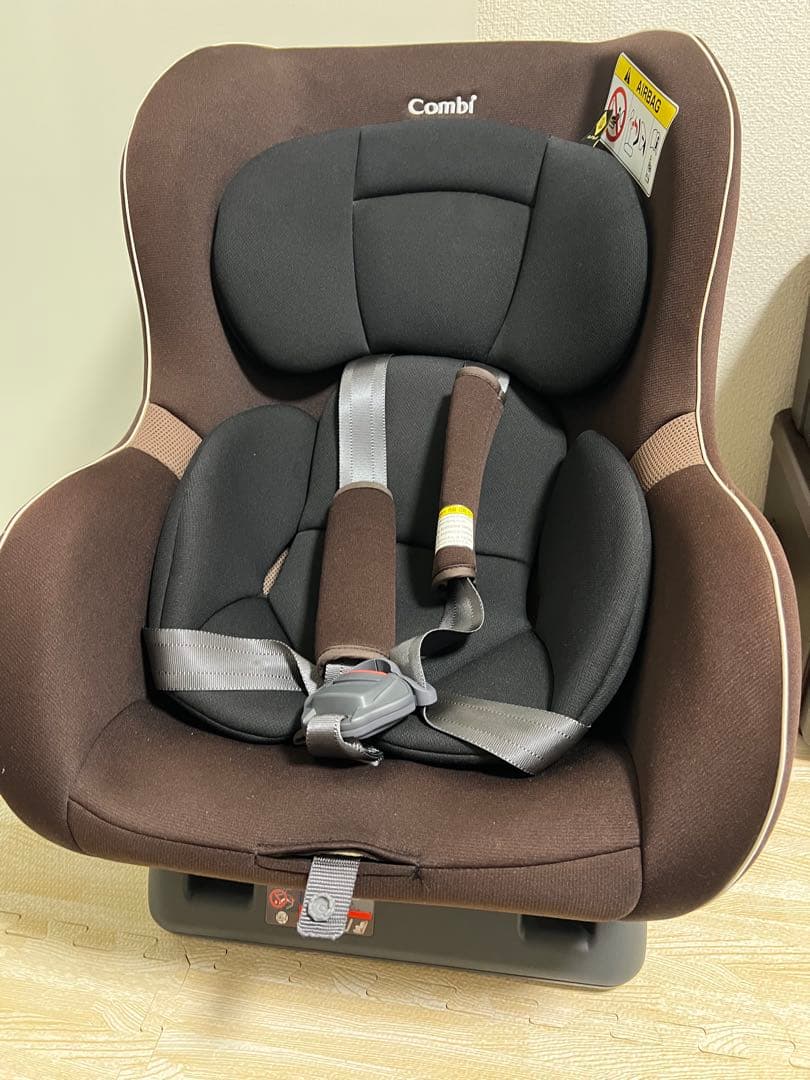チャイルドシート コンビ Combi ウィゴー エッグショック ダークブラウン