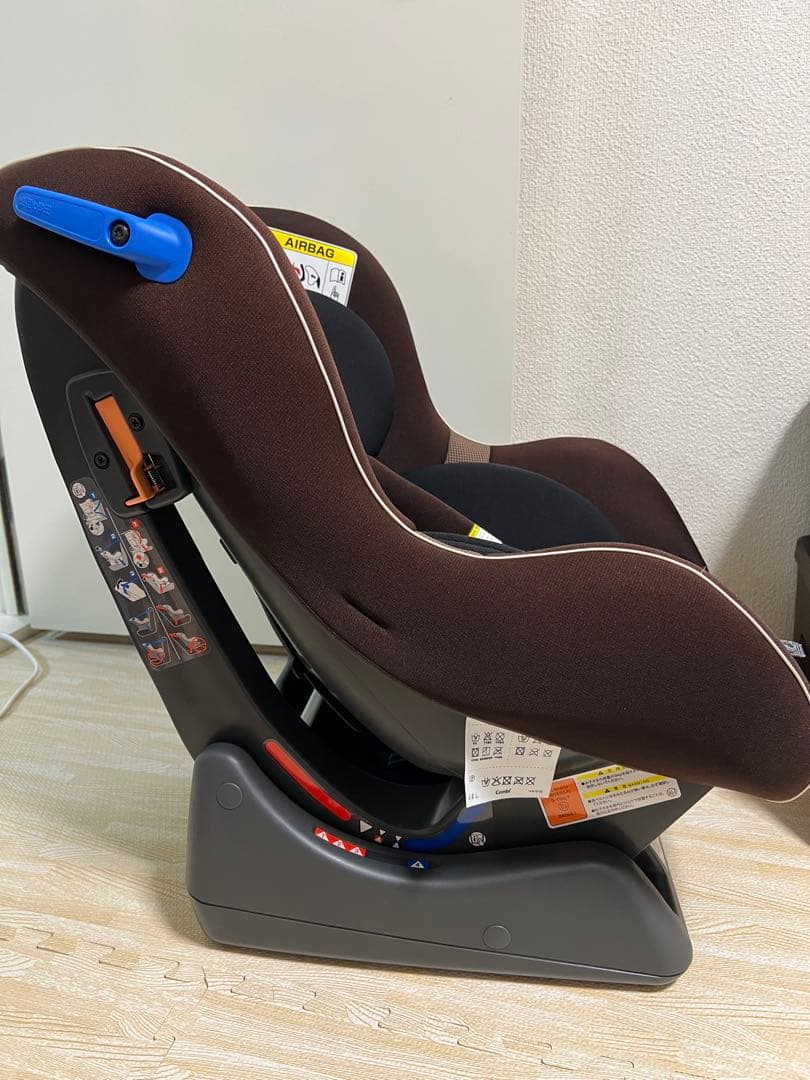チャイルドシート コンビ Combi ウィゴー エッグショック ダークブラウン
