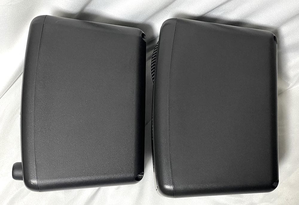 は*じ様 KRK GoAux 3 ポータブル・ニアフィールドモニター (キャリー