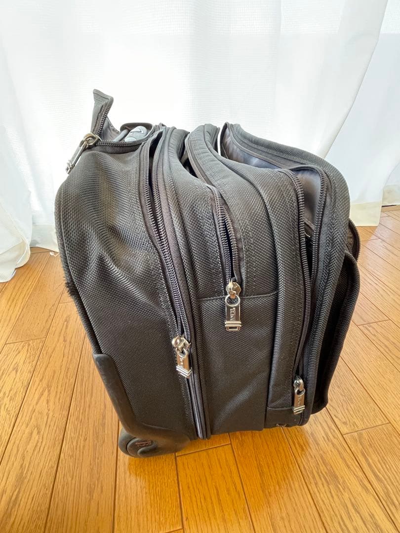 TUMI キャリーケース 2輪 機内持ち込み可能