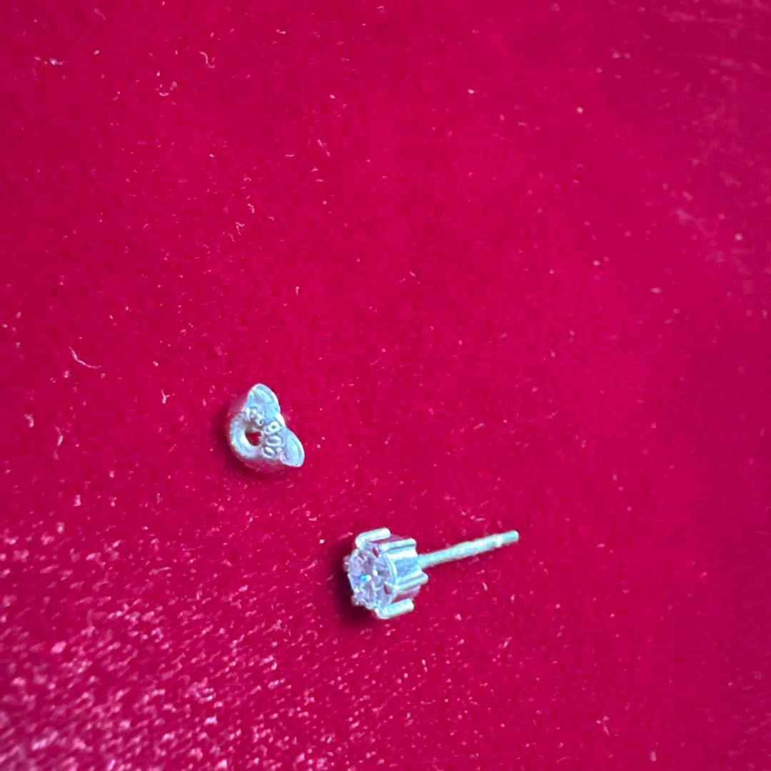 天然一粒ダイヤ　プラチナ900 ピアス両耳　片方0.2カラット