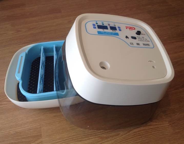 新品未使用★自動転卵・カバー付き孵卵器