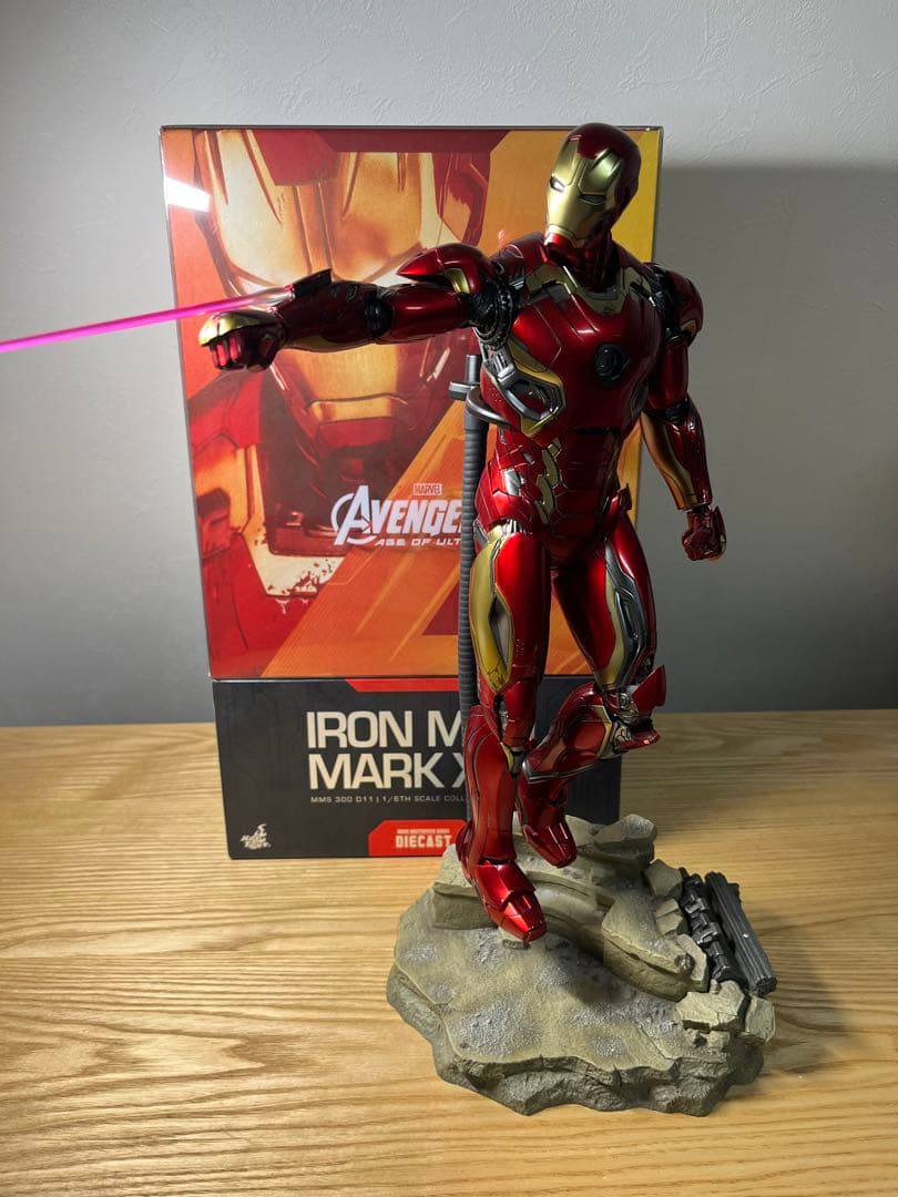 コ*ウ様 ホットトイズ　アイアンマン・マーク４５　ダイキャスト